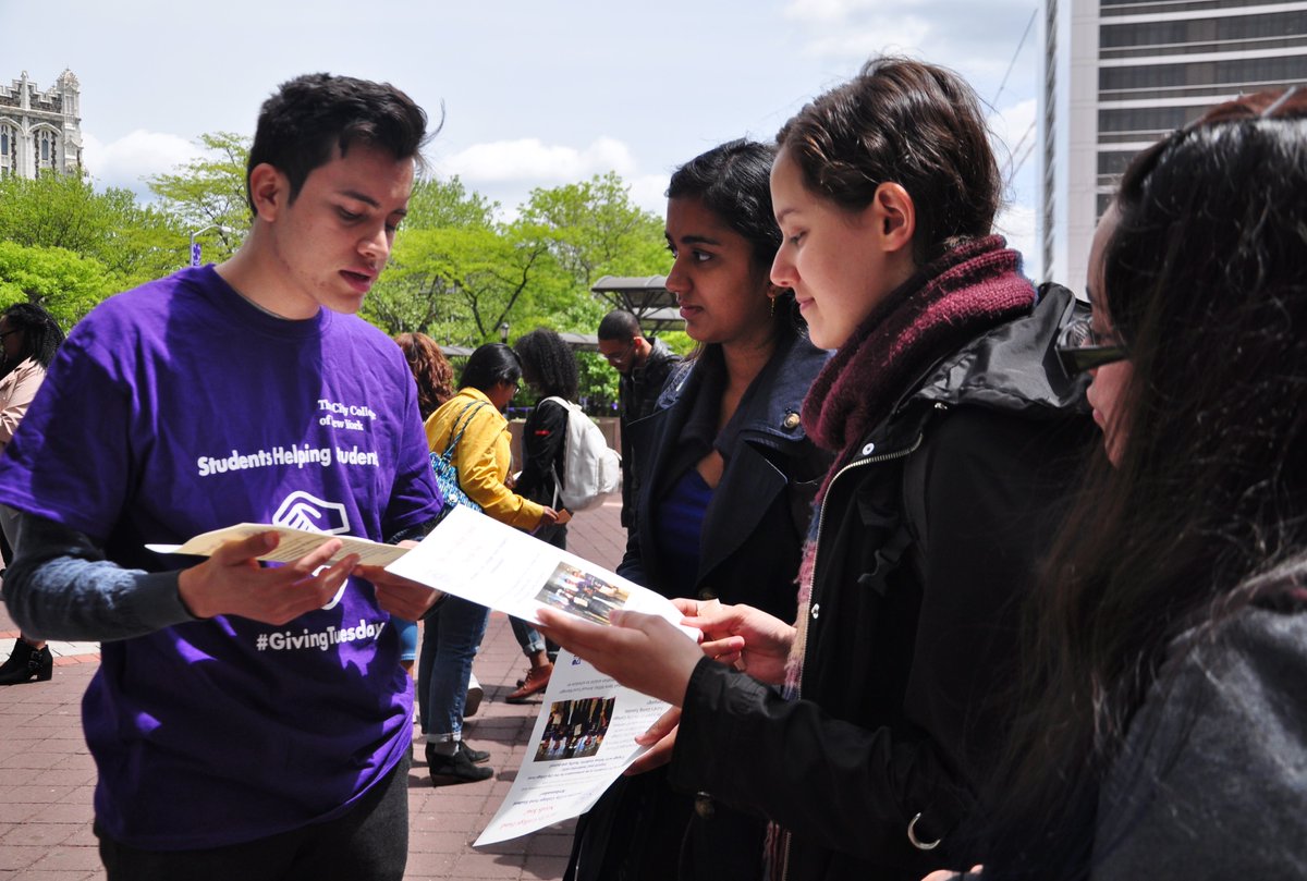 CCNYFund's tweet photo. City College Fund #connecting w/#students during Lavender Week. #lavender #schoolspirit #fun #outdoors #campus #college #mondaymotivation https://t.co/J3R1AXBN4e