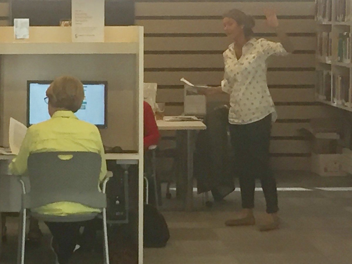 Com staff Kim East teaching Fdn Center on line data base for funding to eager locals. Remember when she needed a script! My #CEOtransition.