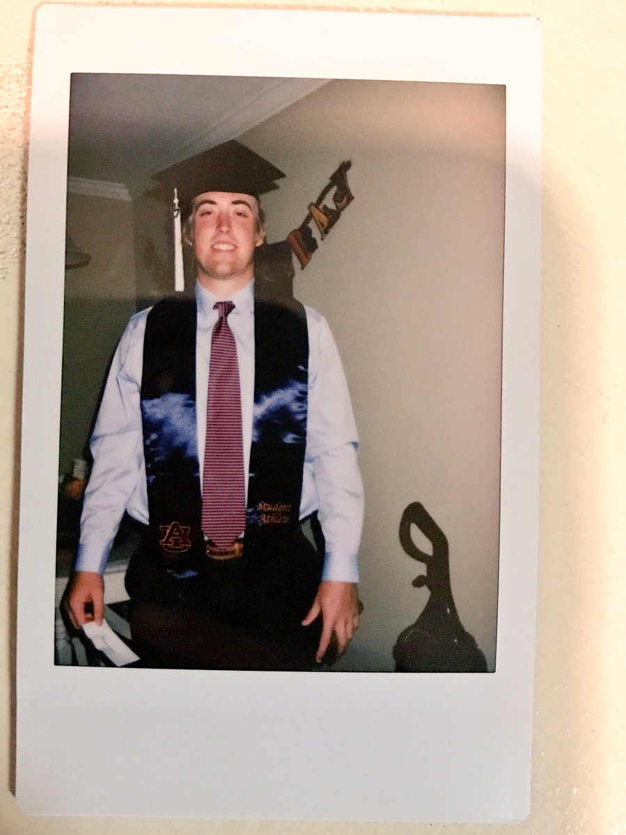 pdmarovich's tweet photo. happy graduation @D_Rob_20 !! i wish i could've been there but i know you wish u could be at mine too in a couple weeks :-) congrats🎉⚾️💙 https://t.co/mDq7euEMxC