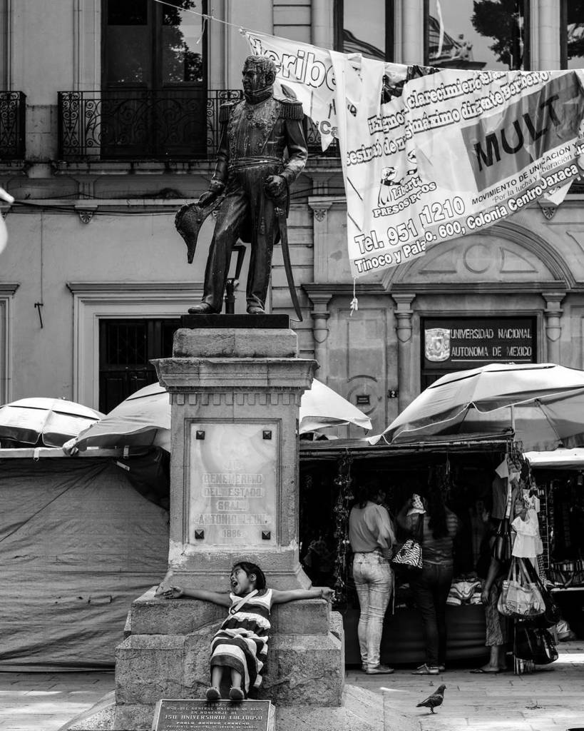 laurentroberg's tweet photo. #portrait #mexico  #oaxaca #street #streetphotgraphy #backpacking #backpacker #travelling #travellers #fujifilm #fujifilmxt2 #natgeo #lerou… https://t.co/RfRPLTbJbr