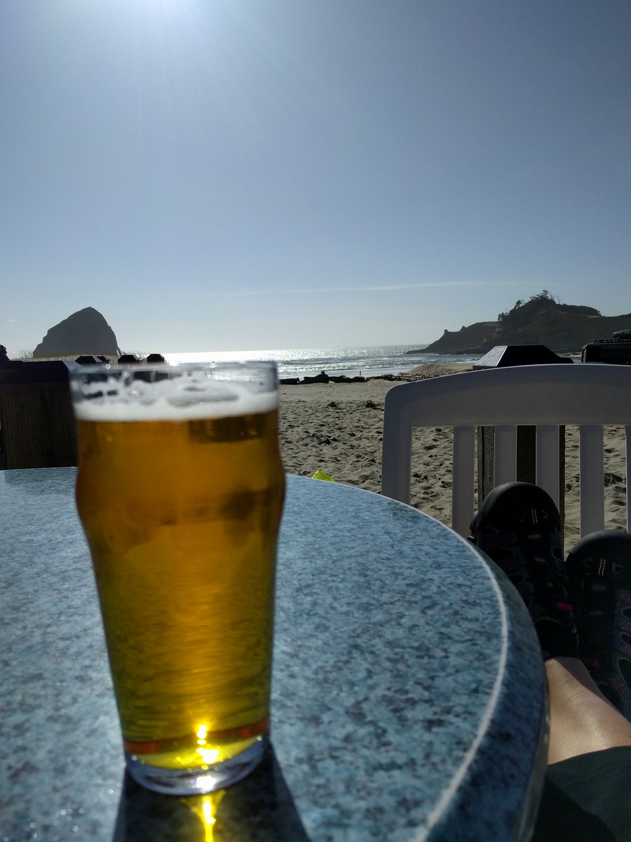 MrsRateBeer's tweet image. The beer may suck, but it's ON the beach! Hello Oregon!