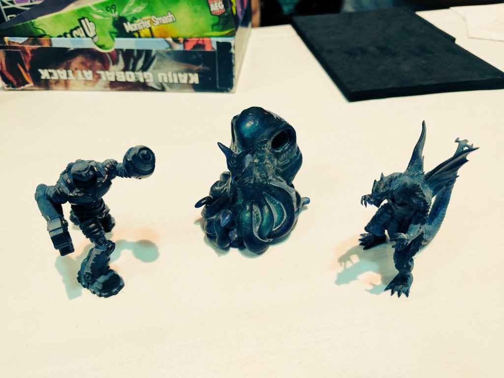 fanfactories's tweet photo. Look at these #epic looking #minis from an upcoming game from @_dailymagic_ #hushhush #secretprototype https://t.co/VidoI67vvL