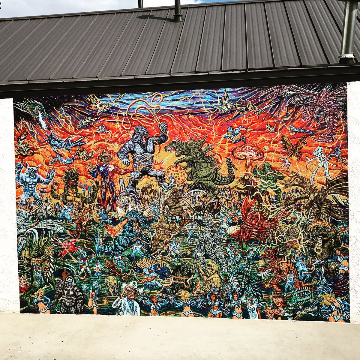 LET THEM FIGHT!!! The most grammable mural in town awaits you in Carrollton. <a href="/MKNoodleCo/">MonkeyKingNoodleCo</a> vs The Roscoe - THERE CAN BE ONLY ONE!!