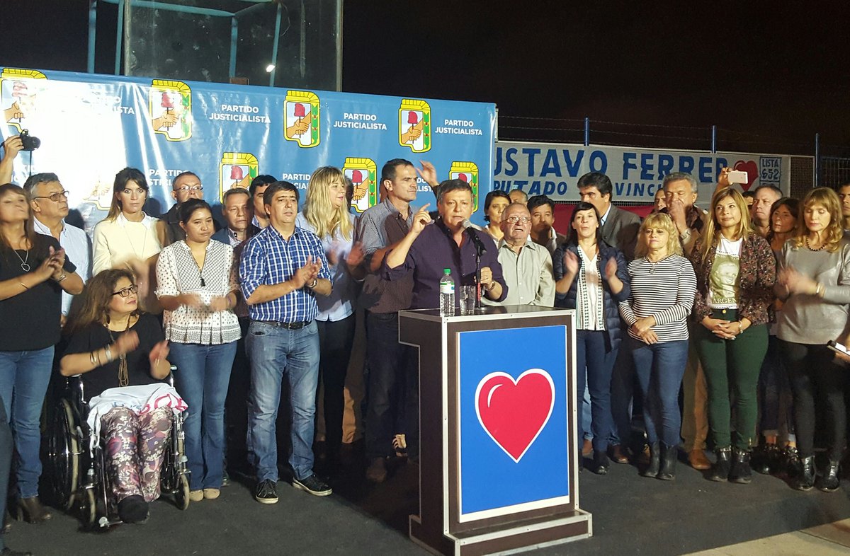 Junto con <a href="/domingopeppo/">Domingo Peppo</a> y todos los precandidatos en el lanzamiento de la #Lista652DP #FChMM