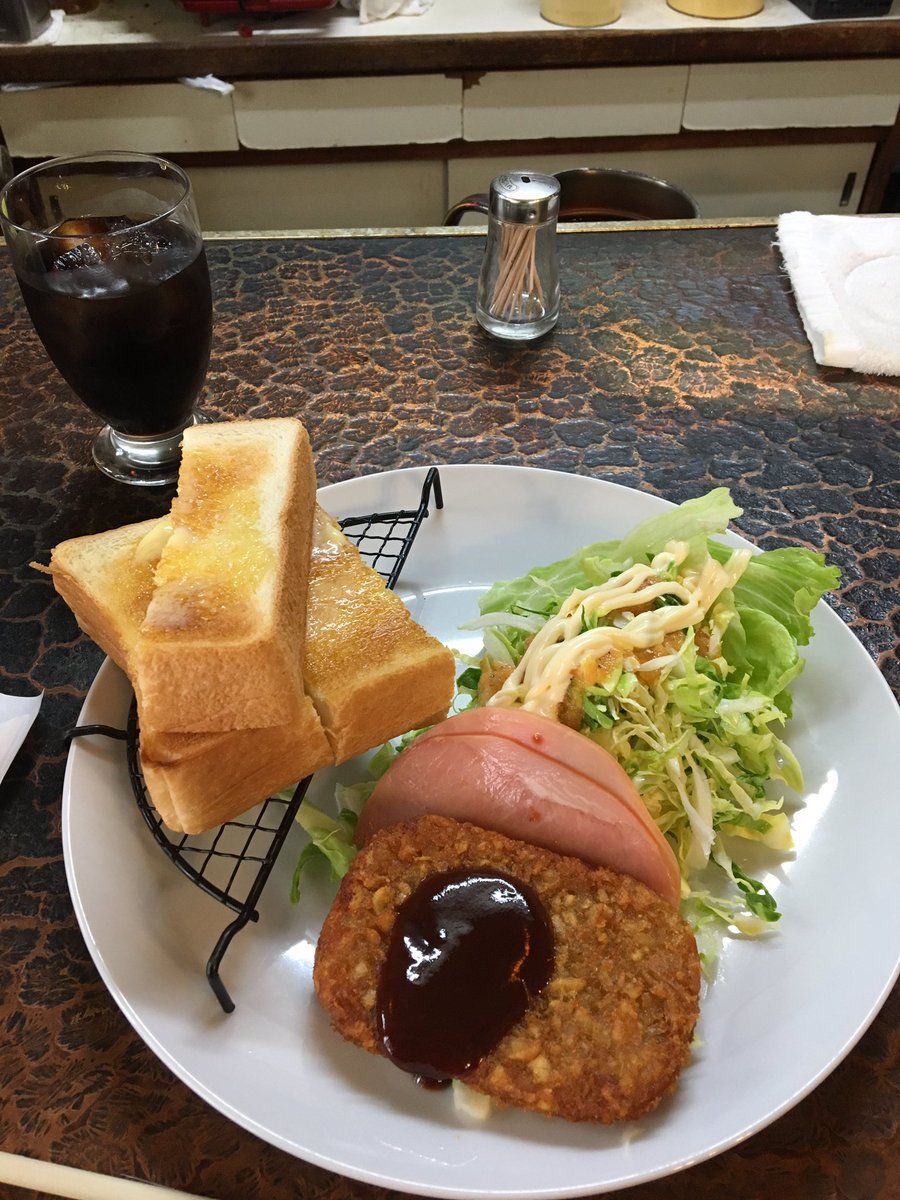 おはようございます！
知立は雨が降りそうな天気です。 
さて
モーニングの紹介です。 
他にもA B C とあります！ 
珈琲付き100縁になります。 
 
是非どうぞ。 
なお主にTwitterの更新は月曜日 火曜日になりますのでお願いします。