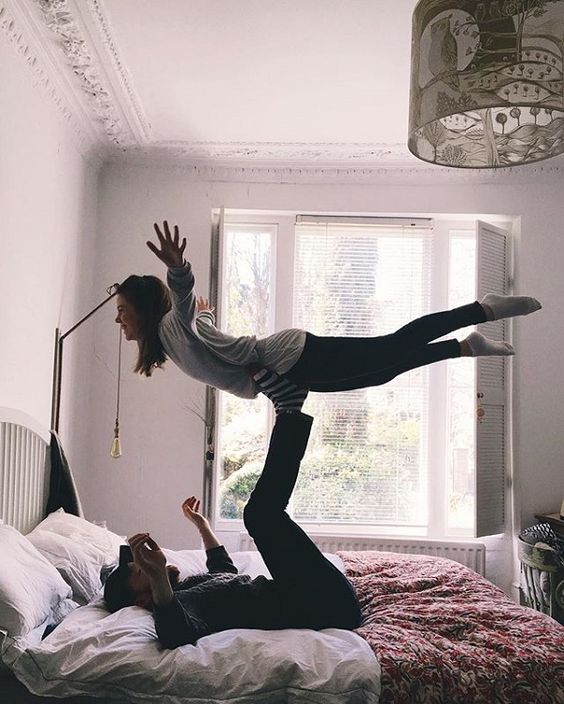 couplesession's tweet photo. Ten en cuenta que el gran amor y los grandes logros requieren grandes riesgos. #CoupleGoals #relationshipgoal #love https://t.co/p0Fy3Yed50
