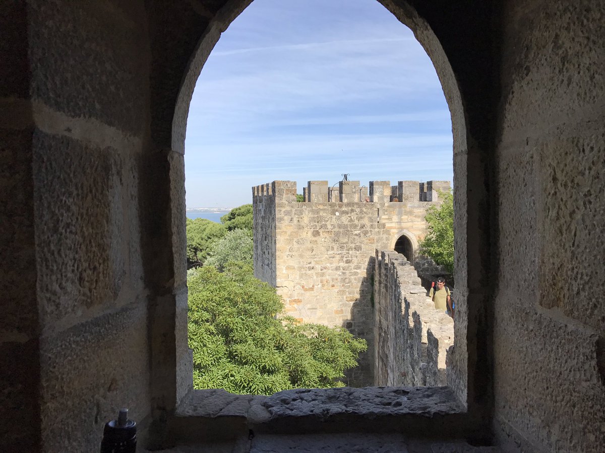 myDestinative's tweet photo. Day 2 of 6 in Lisbon Portugal: Delicious Pastais de Belem. Great view from Castelo Sao Jorge #travel #citytrip https://t.co/7zt6tnLDu1