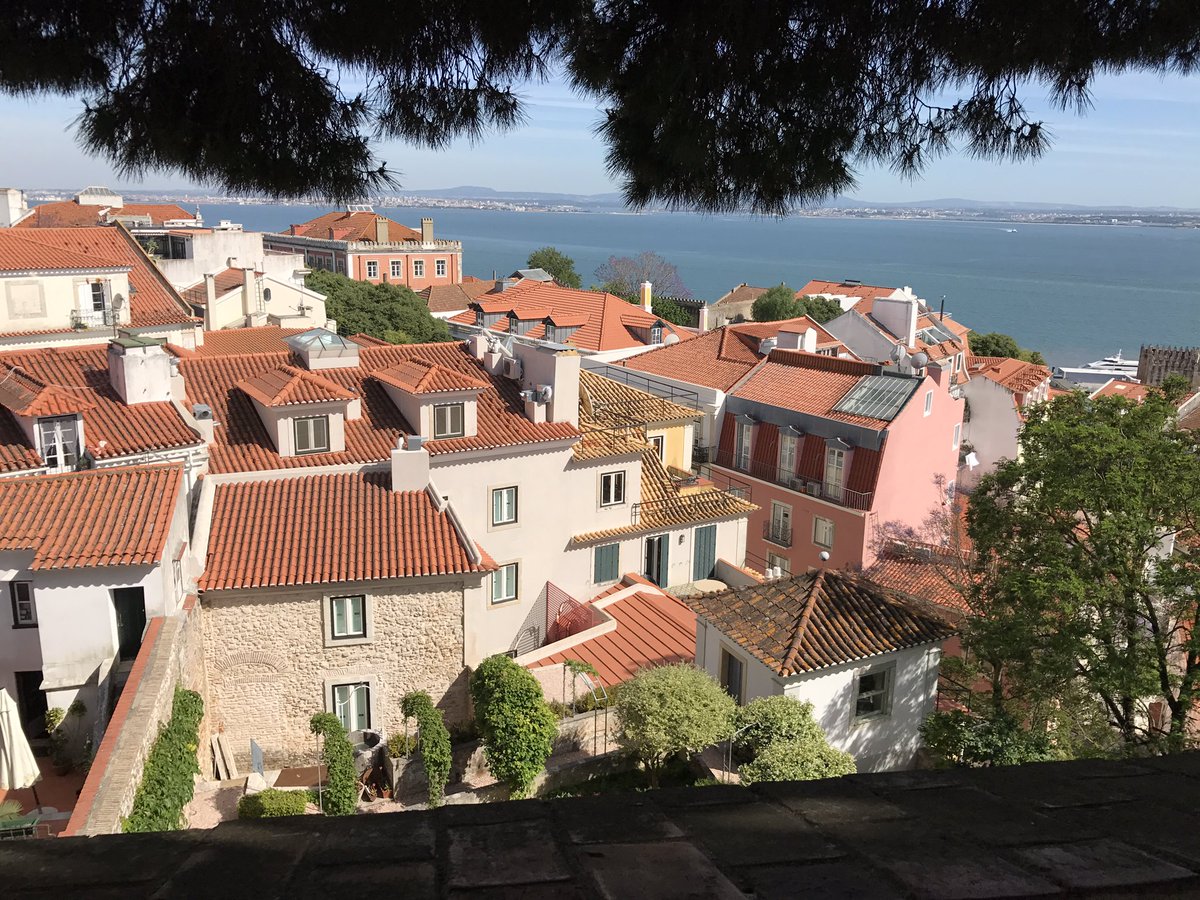 myDestinative's tweet photo. Day 2 of 6 in Lisbon Portugal: Delicious Pastais de Belem. Great view from Castelo Sao Jorge #travel #citytrip https://t.co/7zt6tnLDu1