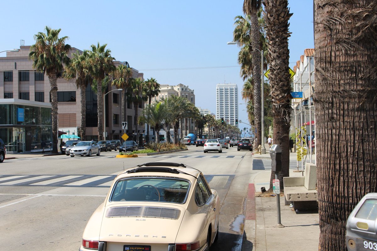 Just stop for a minute and smile. Love where we reside. Visit our #SantaMonica location on Wilshire Blvd.