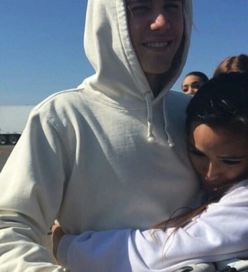 talentbiebs's tweet photo. Cuenta la leyenda que si le das rt esto se te cumple. #JustinBBMAs https://t.co/RMxg5wi69X
