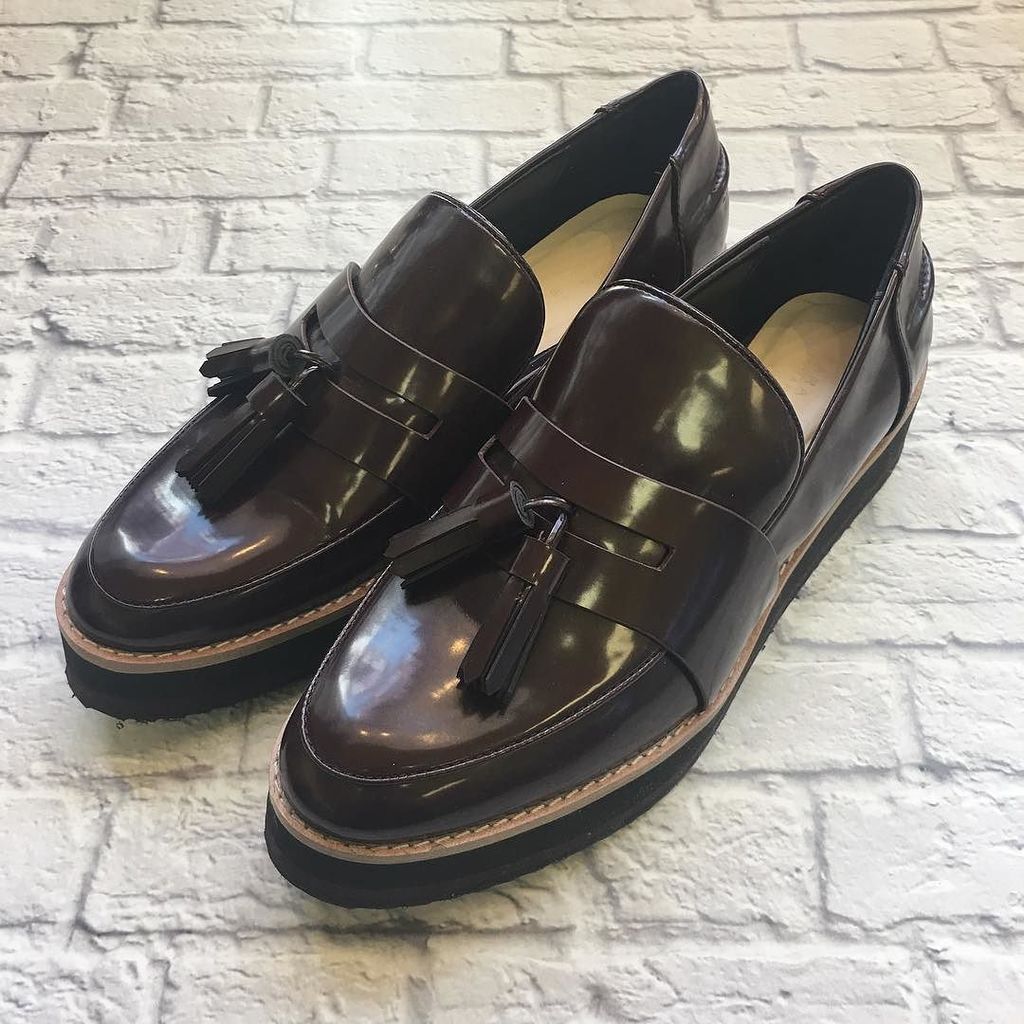 avalonpgh's tweet photo. Zara burgundy loafers with platform soles
Size 8 | $14 As Is (light scuffs) .
.
.
#avalonexchange #resale #summer … https://t.co/ydqawLQels https://t.co/zvD1fX8o4N
