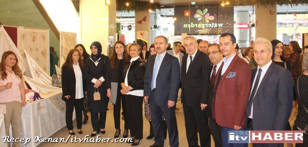 RecepKenan's tweet photo. ATAFEST KAPSAMINDA ATAŞEHİR HEM YIL SONU SERGİSİ AÇILDI
https://t.co/2NLWrKrz9c
#Ataşehir #ATAFEST #HalkEğitimMerkezi #Sergisi #BelmaSatır https://t.co/aoj9pptReQ