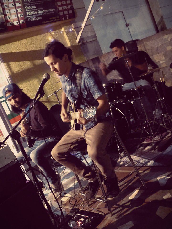 vasculaoficial's tweet photo. Recordando buenos momentos juntos a nuestros panas de @PizzaRockMgta https://t.co/kgf6ff0teZ