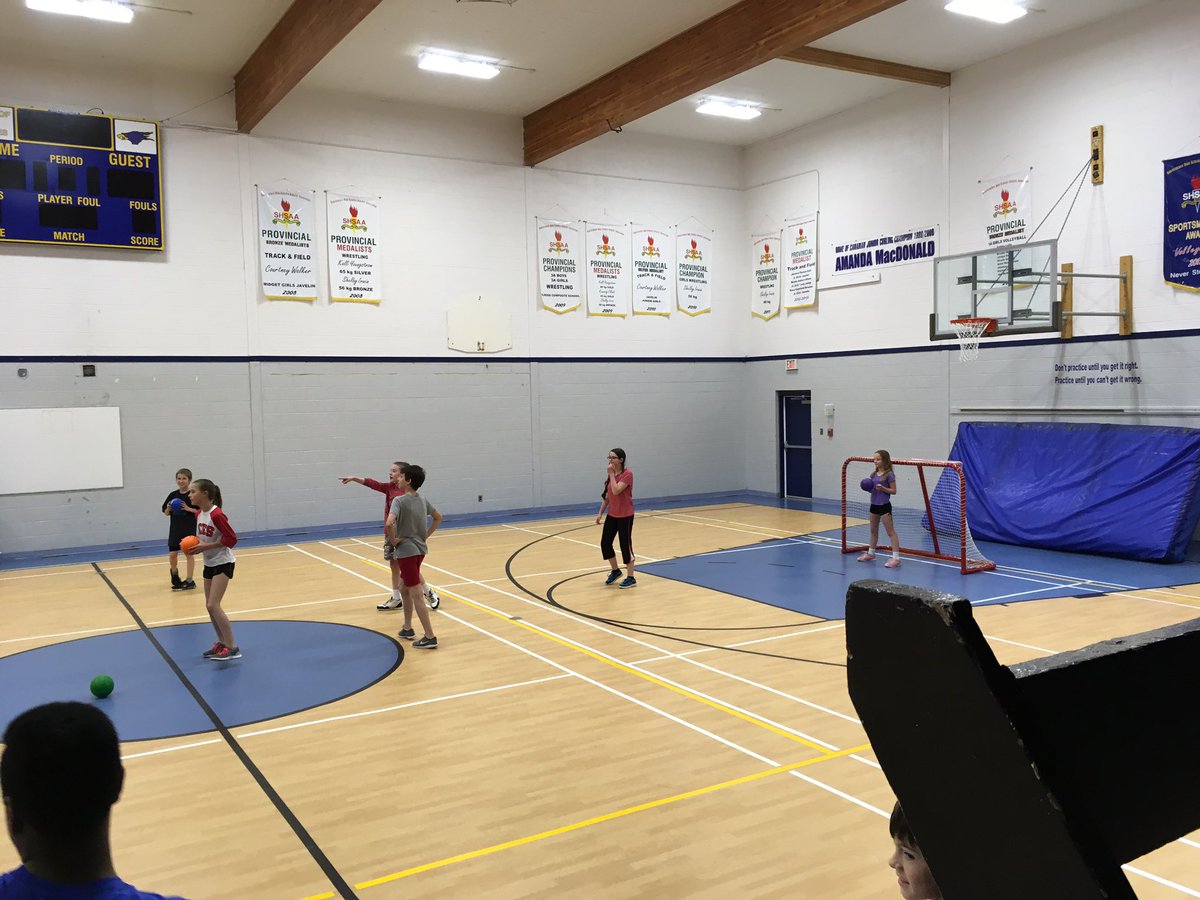 MrKingwell's tweet photo. Grade 6/7 class teaching games to each other https://t.co/uWgL78RALb