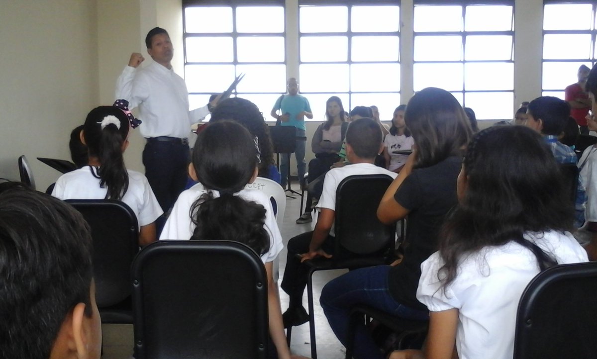 NucleoJuanJLara's tweet photo. Los Docentes de nuestro núcleo y el Pastor Alvaro Rea comparten reflexiones a los niños, niñas y jovenes del @NucleoJuanJLara https://t.co/BtFRfgflw4