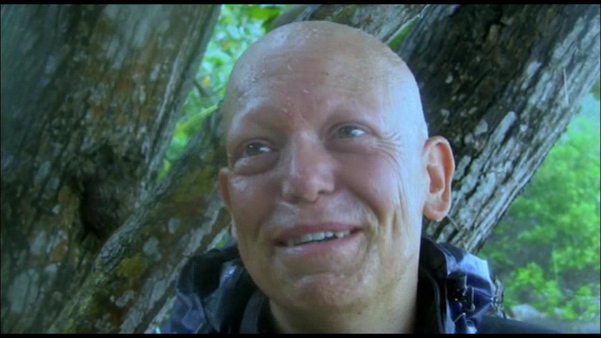 AuntiePegg's tweet photo. Hats off to him. #theisland https://t.co/dyaxbSIRkx