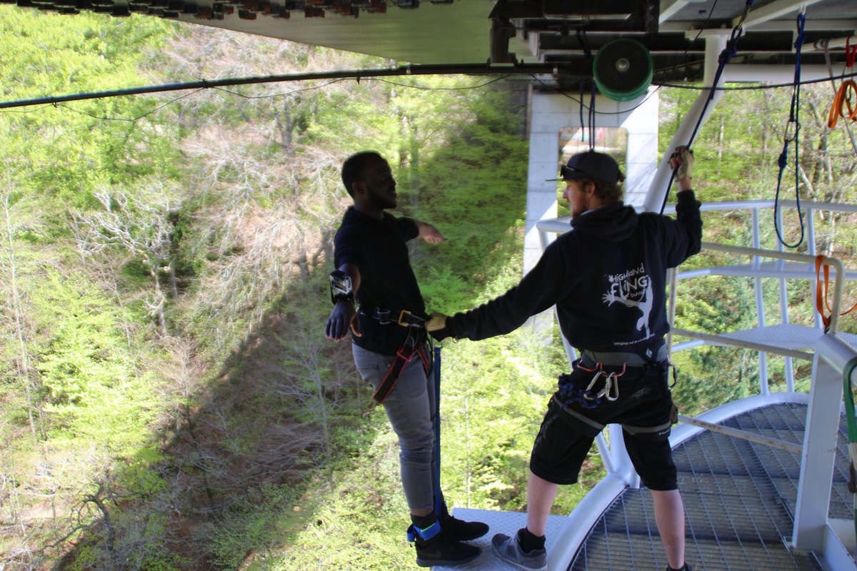 MI_BOSS's tweet photo. Crossed bungee jumping off my bucket list.. 

Abseiling ✔
Paragliding ✔
Skydiving 🤔🤔 https://t.co/1iPwlh4o7W
