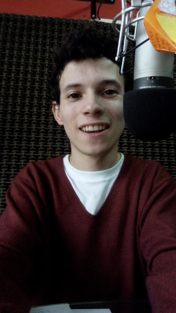 TomyLeiva1's tweet photo. Que querés que te diga? QUE LINDO ES VOLVER 🎤📻
#RADIO #COSTARG95 https://t.co/JDmLd4WVaa