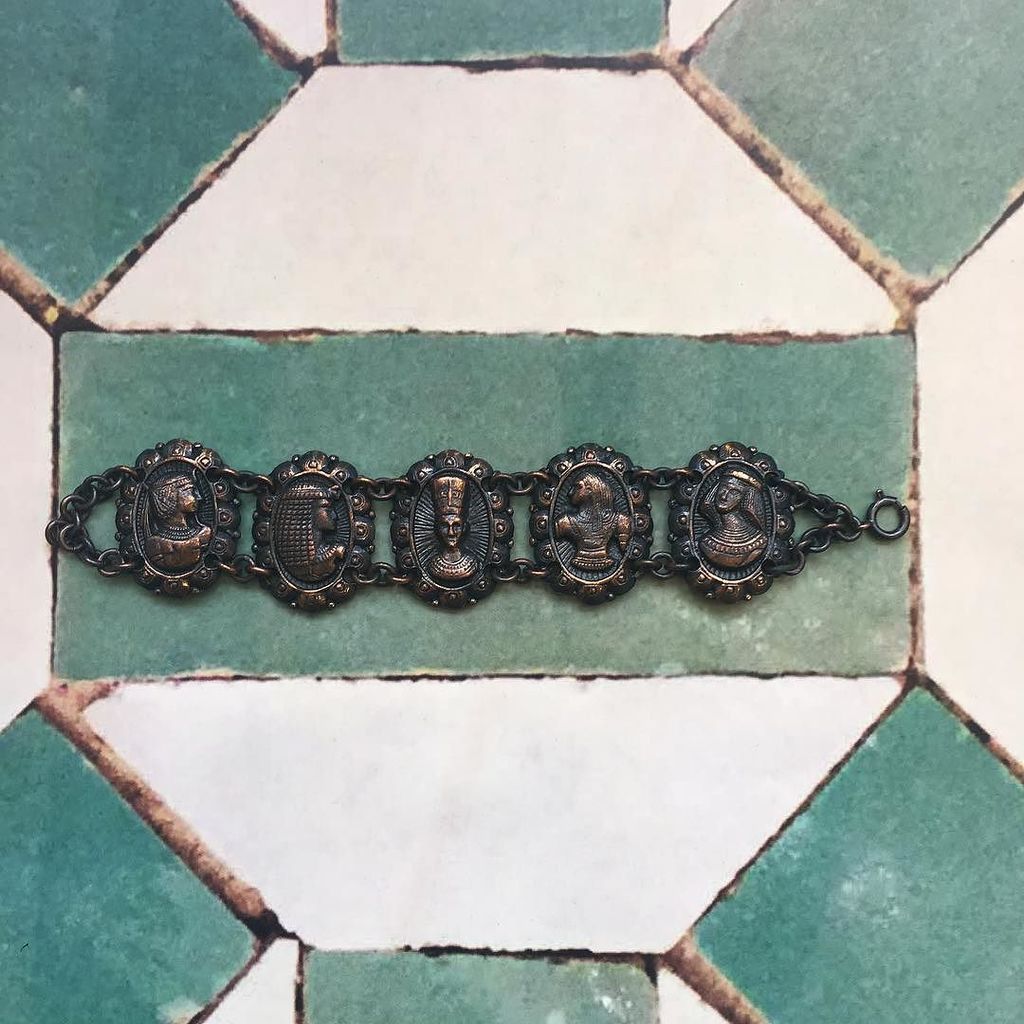 avalonpgh's tweet photo. Bracelet $6 (+tax) .
.
.
#localpgh #pgh #pittsburgh #avalonexchange #buyselltrade #resale #jewelry https://t.co/jjIWwC29ZV https://t.co/x0K1PJYypO