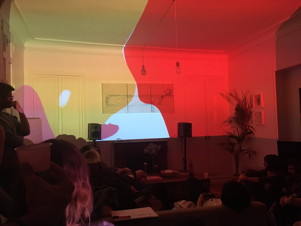 alanqueipo's tweet photo. Esto no es una casa: es la presentación de los primeros temas de lo nuevo de @PennyNecklace. Este viernes lo podréis oír. #DISCAZO https://t.co/vDCiVrmSDu