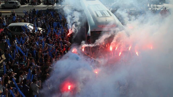 RafaMeleroGomez's tweet photo. Valió la pena tanto sufrimiento, tantas horas de trabajo y dedicación ... #grandeafición #Decano @recreoficial 🔵⚪️🔵 https://t.co/wFc1A93MVv