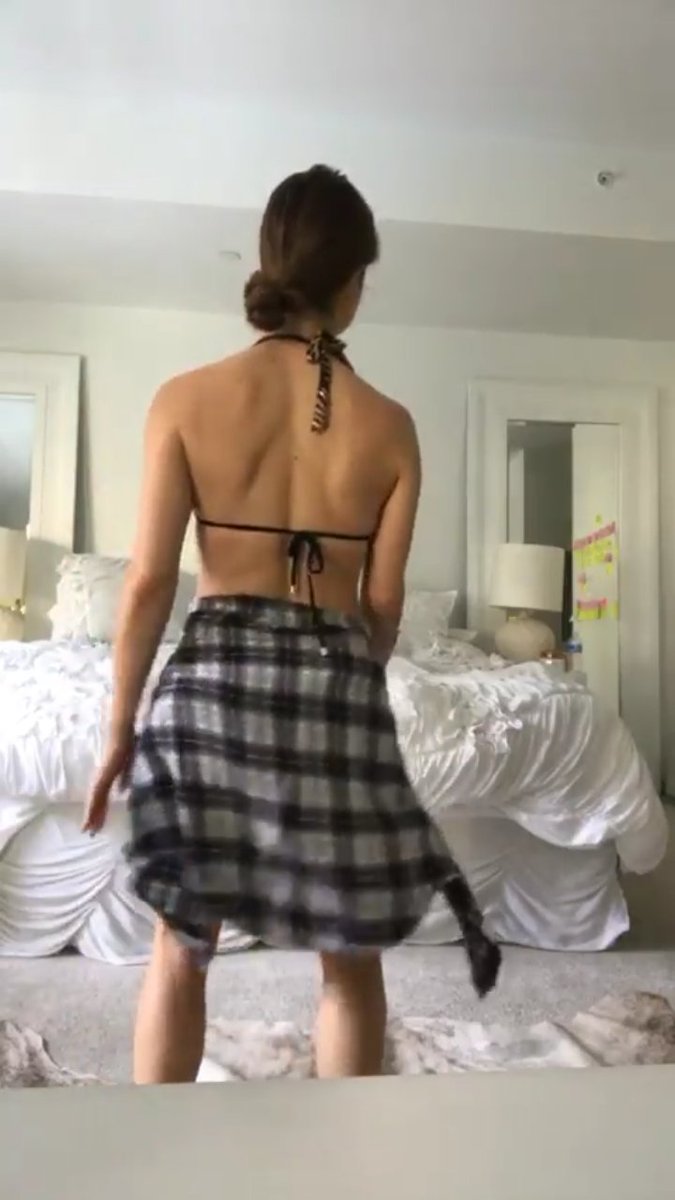 xEliBenson's tweet photo. 💃💃 https://t.co/Sr2yxWKZnH