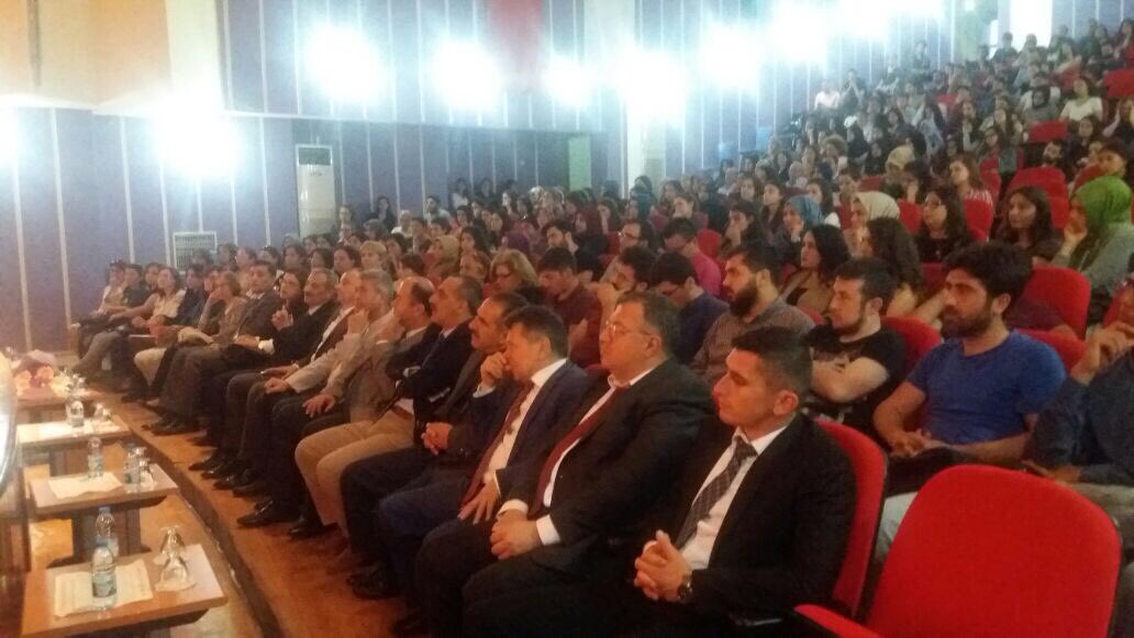 tutanle's tweet photo. "Engelleri Aşanlar" programı öğrencilerimizin yoğun ilgisi ve beğenisiyle #İzmir de yapıldı.
@SinanAksuKYK @HasanDavulcu 
#KYKZoruBaşaranlar https://t.co/WMyVkakuGZ