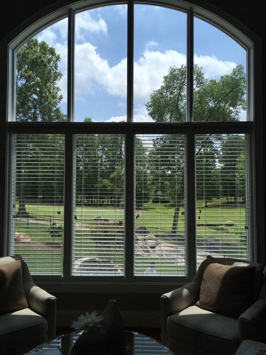 CharlotteTint's tweet photo. Before and after installation of 3M Sun Control Film Neutral 35 #FightFading #BeatTheHeat #CutTheGlare #3MWindowFilms https://t.co/n6LcbtHzEL