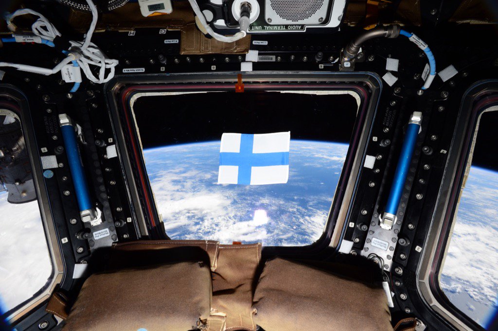 astro_tim's tweet photo. Glad to be in @Finland! @Heurekafi @arcusys @usembfinland https://t.co/7C0eS3ps2B