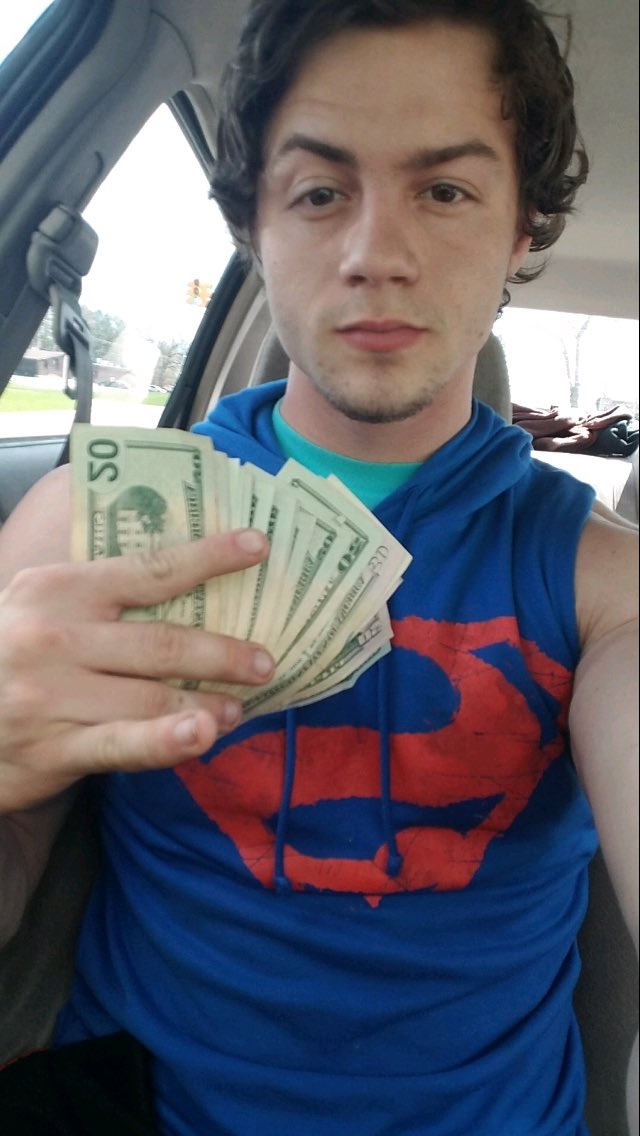 SuperMuscleGod's tweet photo. Hand over that cash to me, faggots. I own you. I know you are eager to drop to your knees. Serve the MuscleGod! #cashmaster #footmaster https://t.co/dq5eVLDUGd