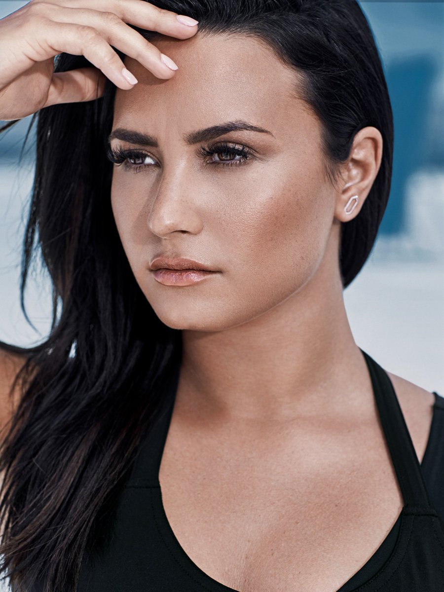 LYLASTROUXA's tweet photo. +3 HQs: Demi Lovato para sua linha de roupas com a Fabletics. Confira: https://t.co/o3axv2KHIM by #soulconfidentx via @c0nvey https://t.co/M8kHmEhF6s