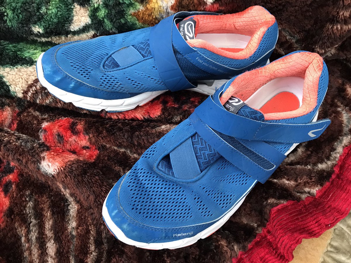 Basket attack ! Ce soir Florent a reçu des 👟 ! Il avait des trous dans les siens et était SUPER content ! #makeadifference #sneakersofhope