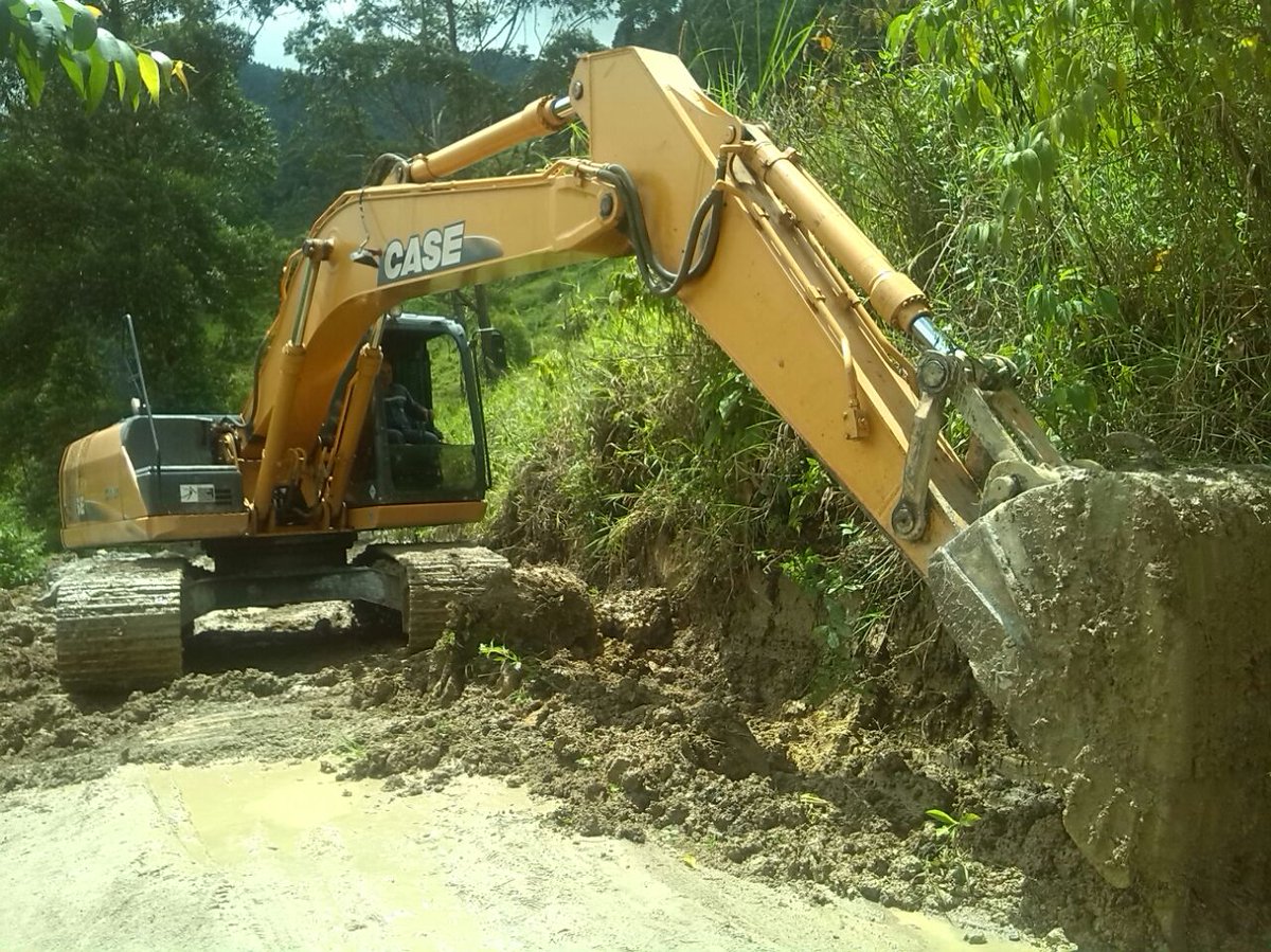 TxAngelopolis_'s tweet photo. Apoyo empresarial y d instituciones del Dpto permiten rápida acción en problemas ocasionados por ola invernal #Angelopolis @AlAngelopolis_ https://t.co/XPphH4efC1