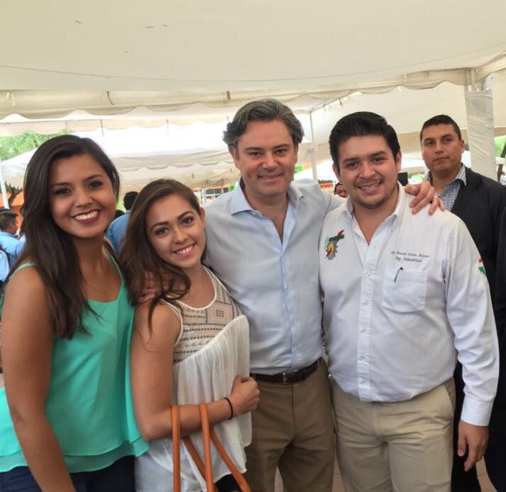 aurelionuno's tweet photo. Los estudiantes del #TecNM son jóvenes dispuestos a competir con quien sea y poner el nombre de México muy en alto. #EstamosListos https://t.co/krloh5hHpv
