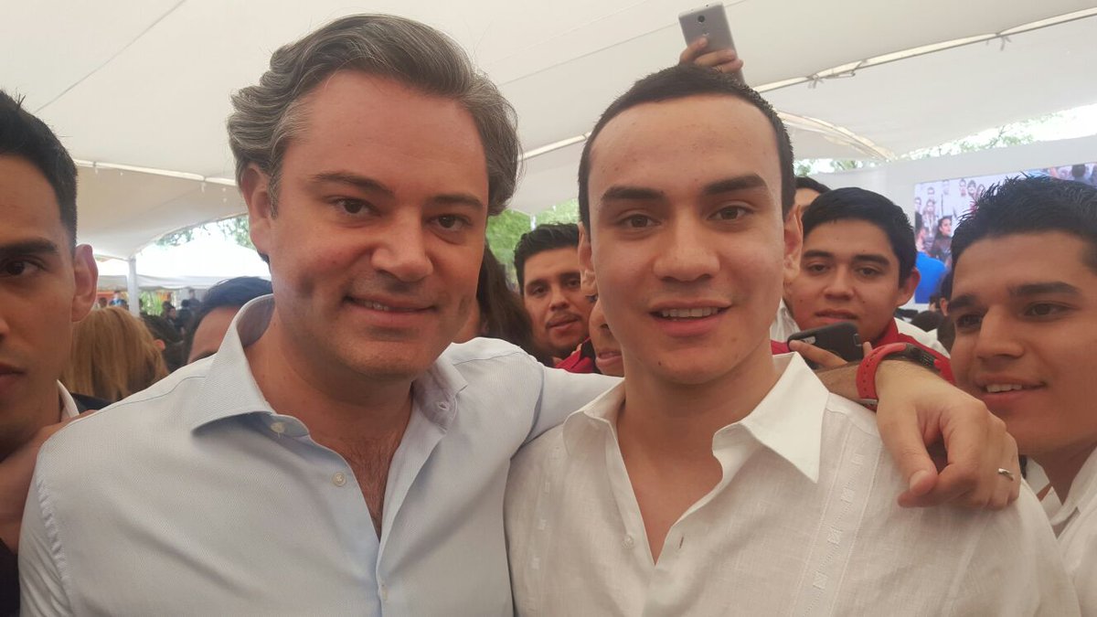 aurelionuno's tweet photo. Los estudiantes del #TecNM son jóvenes dispuestos a competir con quien sea y poner el nombre de México muy en alto. #EstamosListos https://t.co/krloh5hHpv