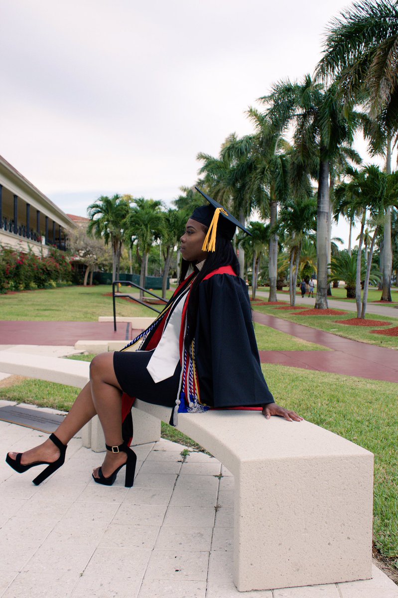 ahsek_'s tweet photo. God's blessings, hard work, and dedication got me to accomplish yet another milestone. #BlackExcellence #BarryU17 https://t.co/f6LtydQ5Lv