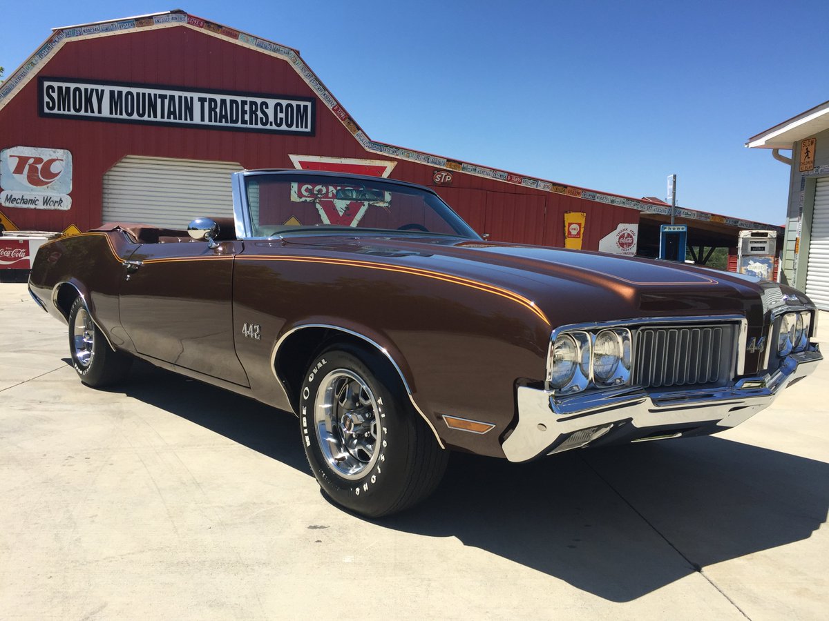 SmokyMntTraders's tweet photo. New inventory olds cutlass 442 convertible at https://t.co/grQ1wenVSc https://t.co/eIxMW3URyR