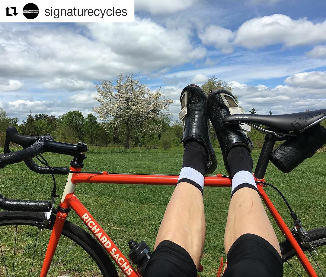 A VéloColour tool bag under the saddle seems to put people at ease.
We feel pretty good about that too.
#VeloColour
#cyclingbags
#toronto