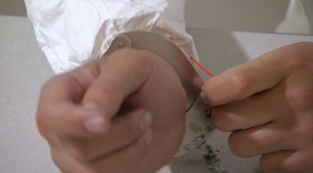 ScienceChannel's tweet photo. The myth of unlocking handcuffs using a bobby pin? MythBusters: The Search candidates declare it "Plausible." https://t.co/II4tM9Fa2u https://t.co/ClhcaUDzla