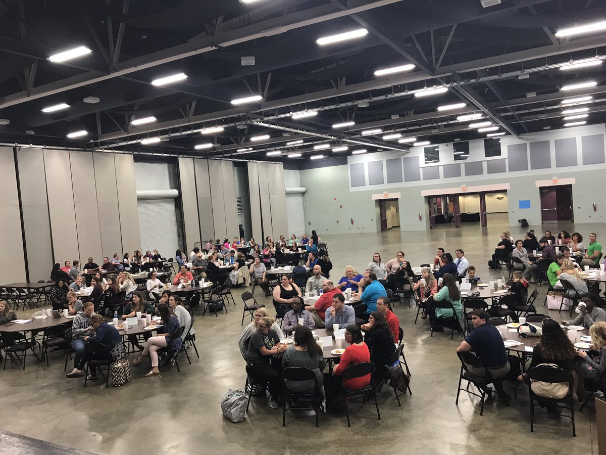 PatriciaColdren's tweet photo. When Lee County's BTs show up...they show up!  What an amazing group of educators!  #btsharefair @leecosupt @leecoschoolsnc https://t.co/HBaHu5OzFg