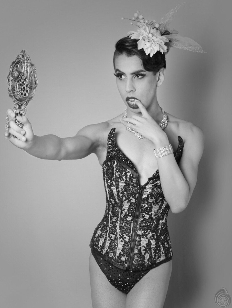 modcarousel's tweet photo. @moscatoextatique by @jfrabjous #boylesque #modcarousel https://t.co/KvebB8fVlL