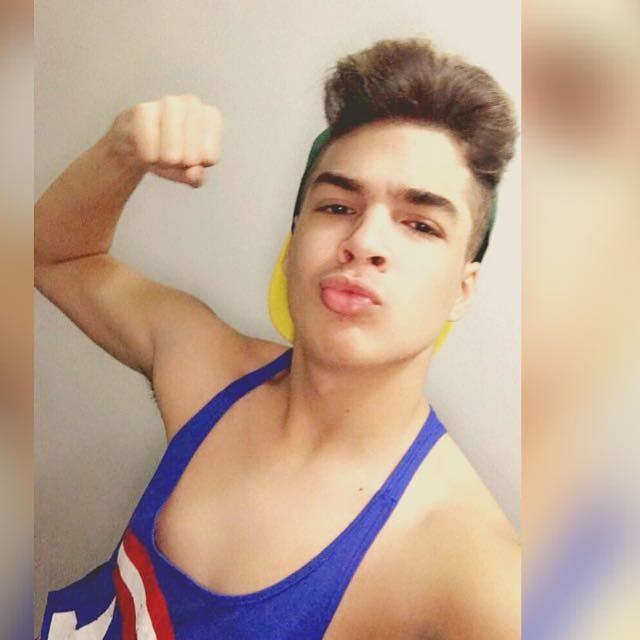 Advinha Quem Voltou? Cheguei Twitter, Me Aguarde 😍😂😜💕 Boa Noiteee💙