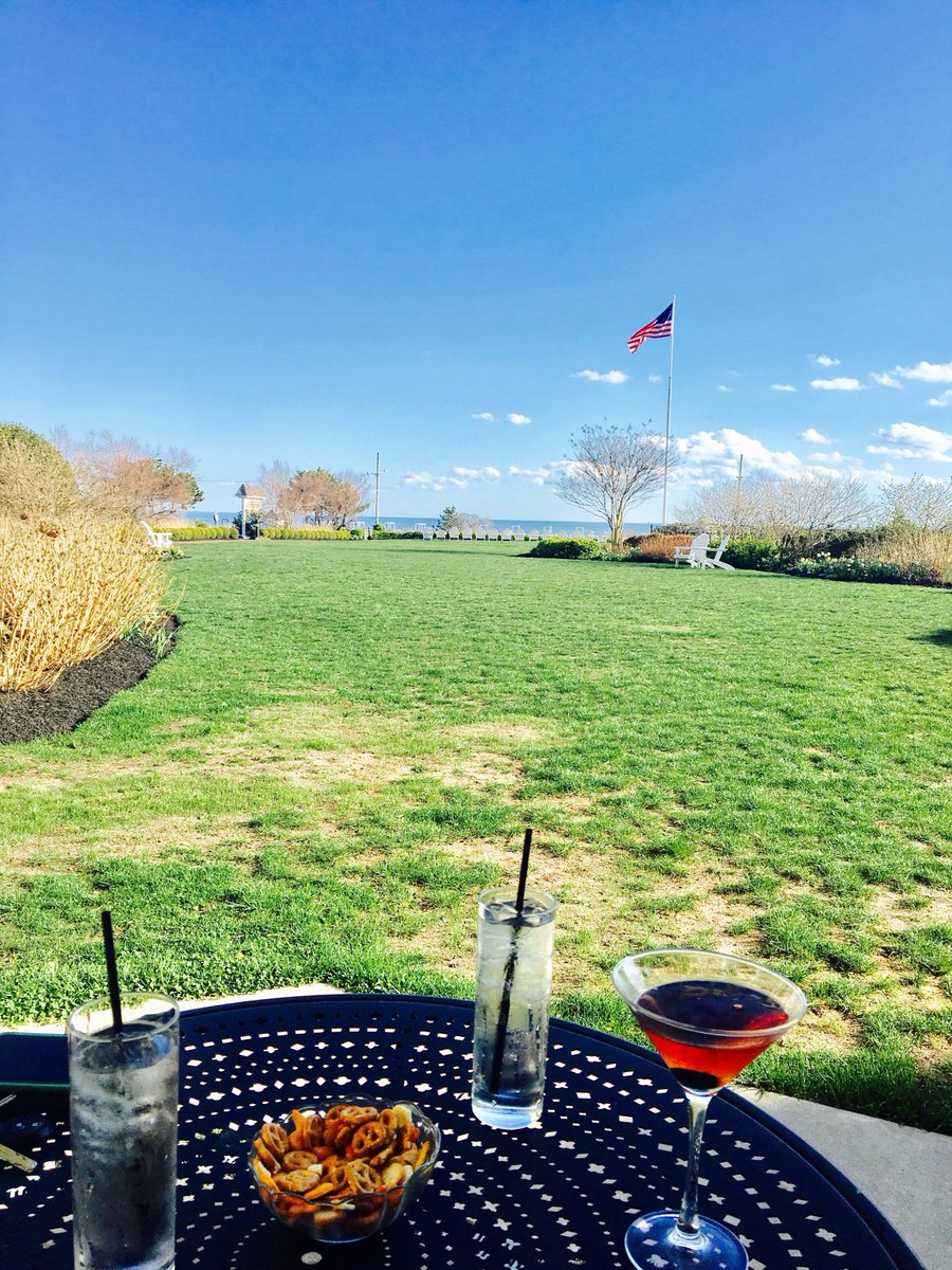 RunCapeTours's tweet photo. It's a great day for a #run in #CapeMay -- and also for a post-run cocktail at @CongressHall. View's not too shabby, either... https://t.co/HPah4aQA3z
