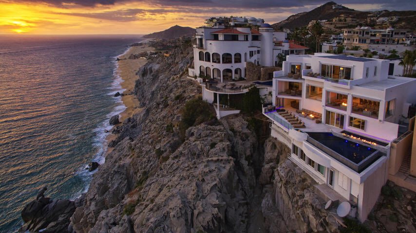 Villa Lands End-Luxury Living on The Edge
vansirius.com/properties/vil…
#luxurylife #oceanfront #milliondollarview #mansionforsale #luxurybroker