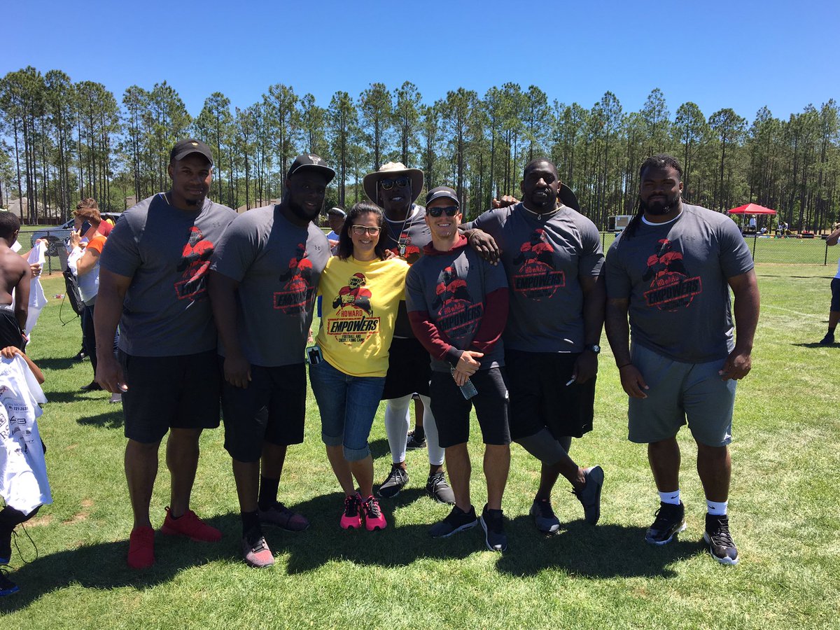 lisa_bachman's tweet photo. Hi @joehaden23 , I just planned a camp for #JayeHoward and would love to speak with you about giving back in Cleveland!! https://t.co/KswAzqBmR1