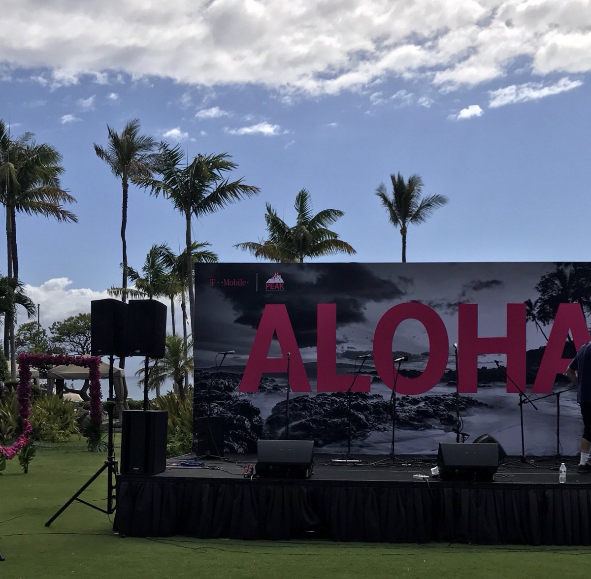 drakenic's tweet photo. Celebrating the best of the best @TMobile #Peak2017 ! Congratulations digital teamers, Anna, Amy and Heather have an incredible week 🎉👏🏼🙌🏻 https://t.co/sruhfWNIhw