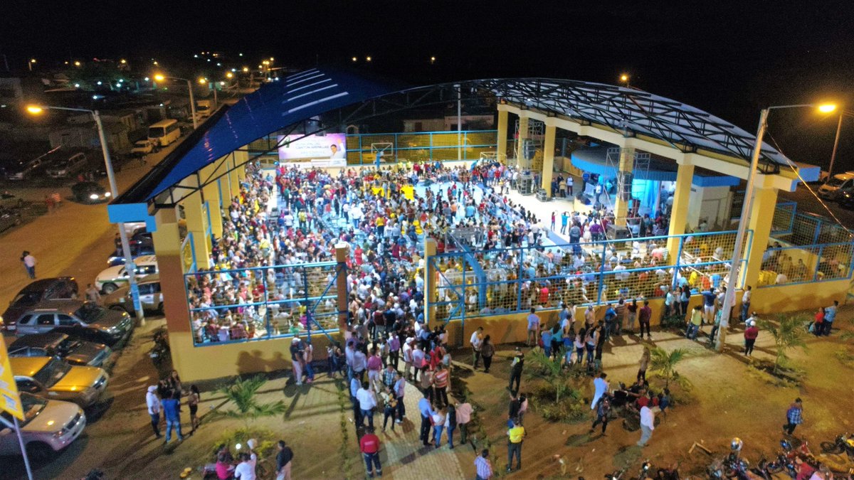 JohnCherrezA's tweet photo. #Alcalde @John_Cherrez inauguró #cubierta tipo #coliseo de #LaCuca, con presentación de #ByronCaicedo, #madres fueron agasajadas por #GADM. https://t.co/Ql2JNzjvrf