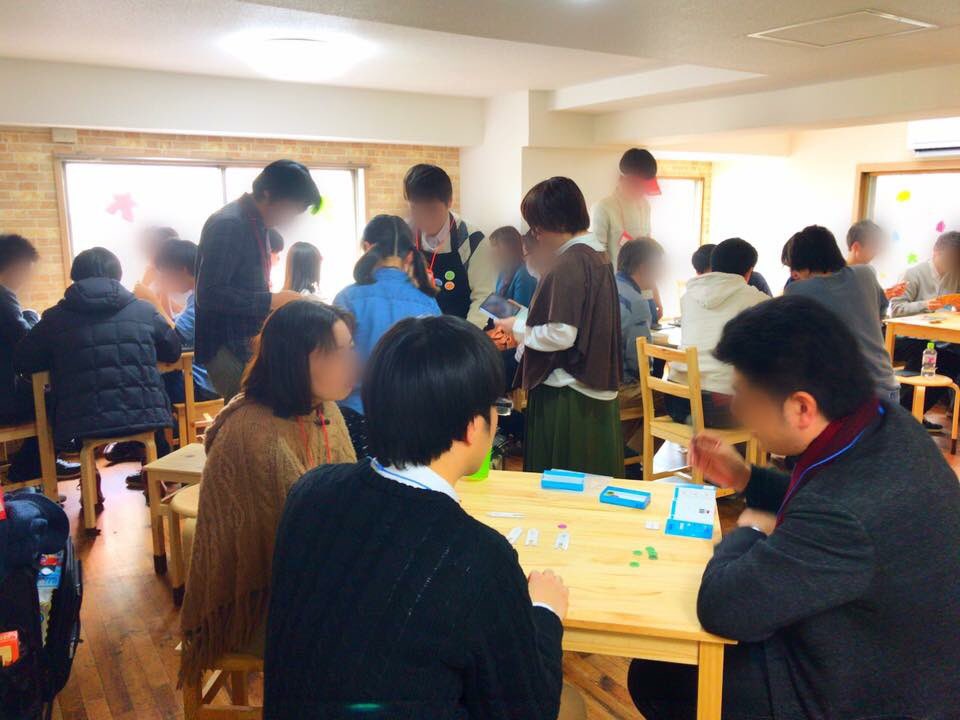 横浜はまりばカフェ ボードゲーム はまりばカフェとは 当店はボードゲームや人狼に特化したボードゲームカフェ風のイベントスペースです 日本一おひとり様が入りやすいお店 を作るためオープンイベント専門で営業しています イベント一覧