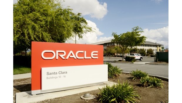 RodGilbert's tweet photo. Oracle strikes cloud deal with VMware!! Learn more.... https://t.co/KfhL0pRhnT https://t.co/yrJdhEtaoR