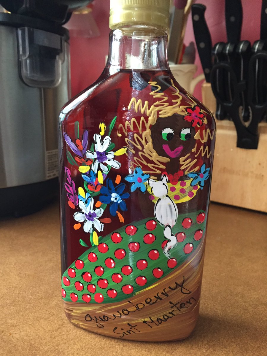 SchmidtSTL's tweet image. Gotta bring home a little SXM! #guavaberry @decochran @STLtoAMS